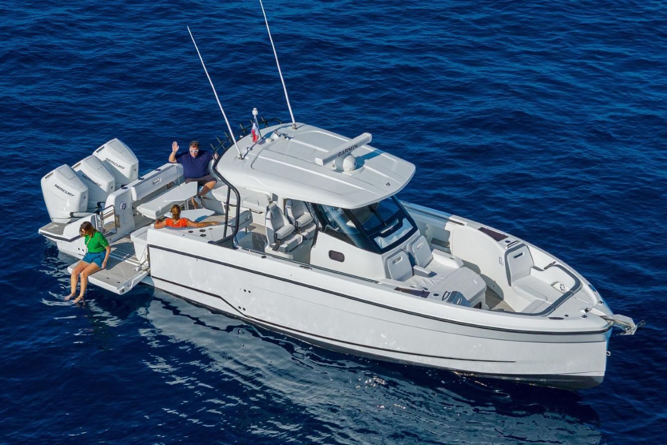 Wellcraft 38 T-Top: The Stylish Cruiser That’s Redefining Day Boating