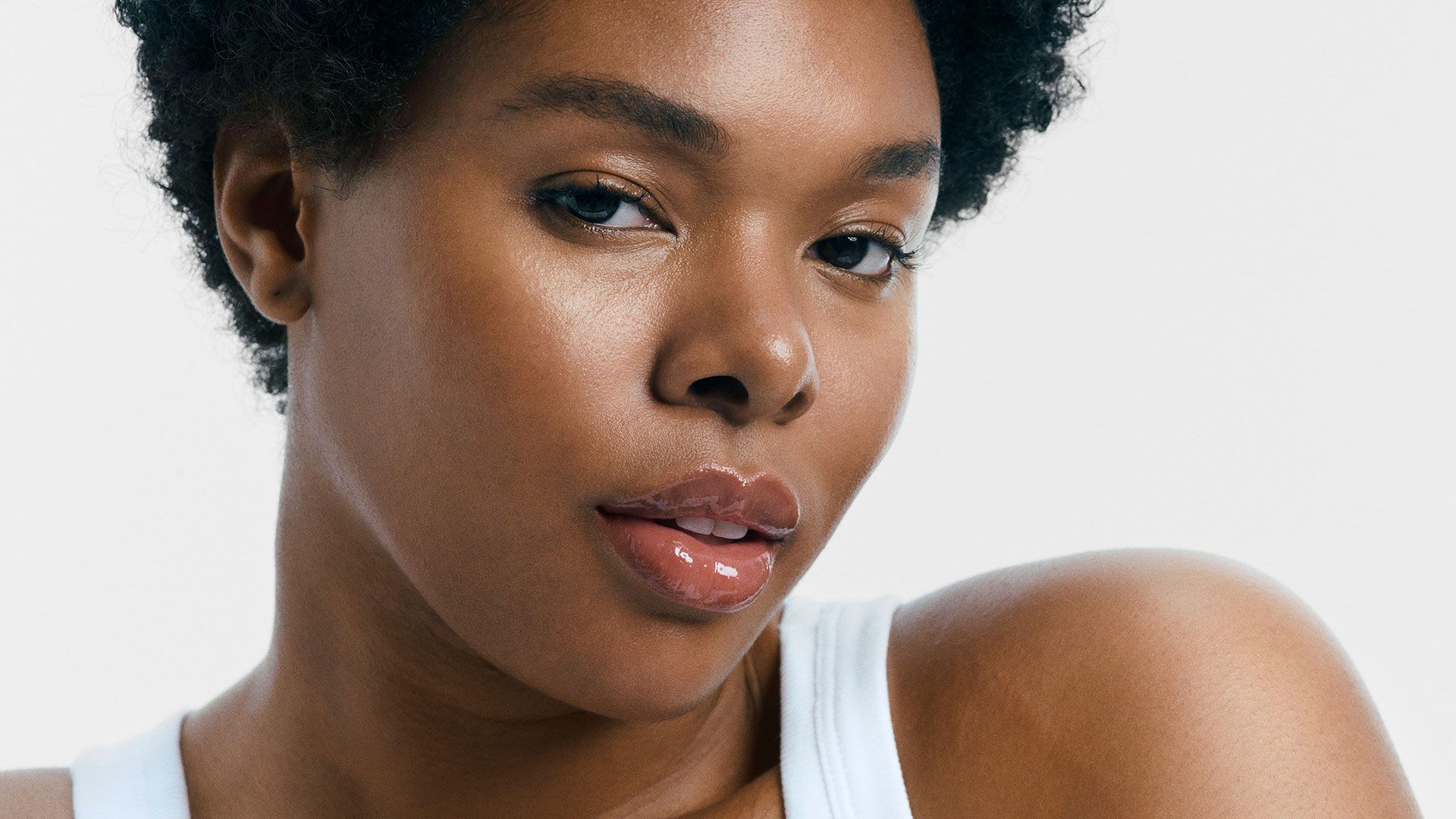 2025’s Biggest Cosmetic Trends Are All About Natural Radiance—No Fillers Needed