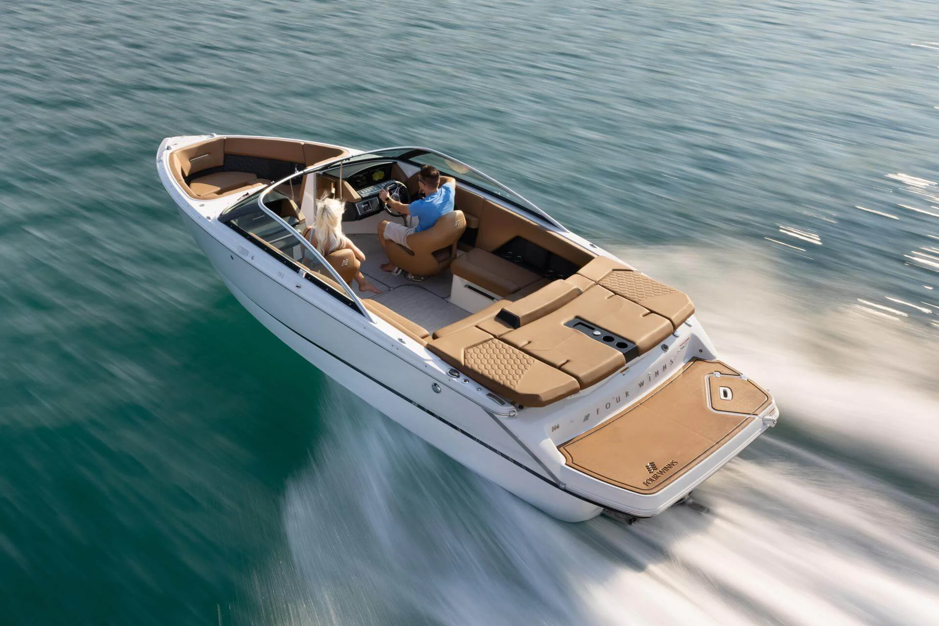 Four Winns Redefines Luxury Boating with the Bold and Beautiful H4