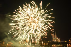Kölner Lichter 2025: Spectacular Fireworks Return with “The Phoenix Project”