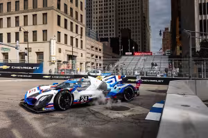 BMW M Hybrid V8 Battles Hard But Misses Podium in Detroit Street Race