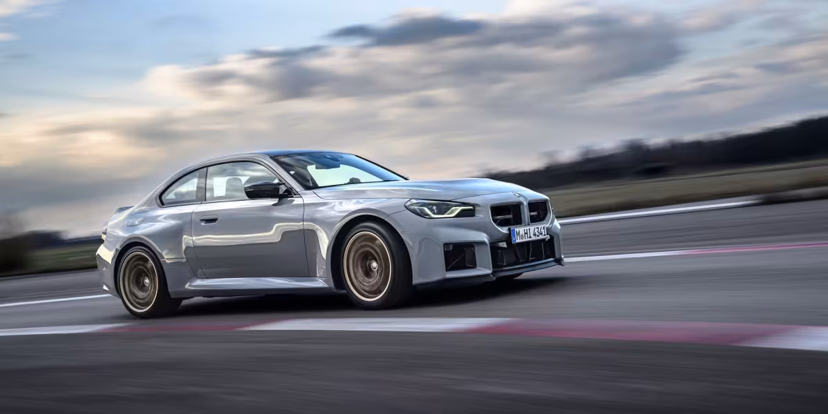 The new BMW M2 CS - Dynamic