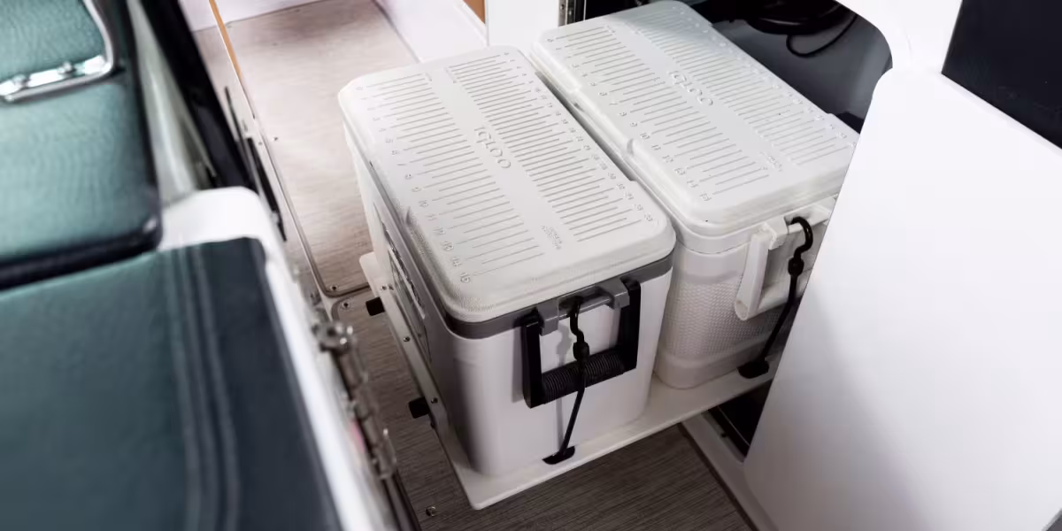 Four Winns H9 Outboard